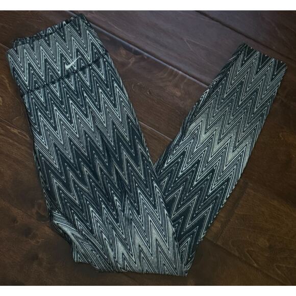 Nike Dri-FIT ZigzagBlack Gray Compression Leggings Pants Chevron Women’s M - Picture 2 of 10